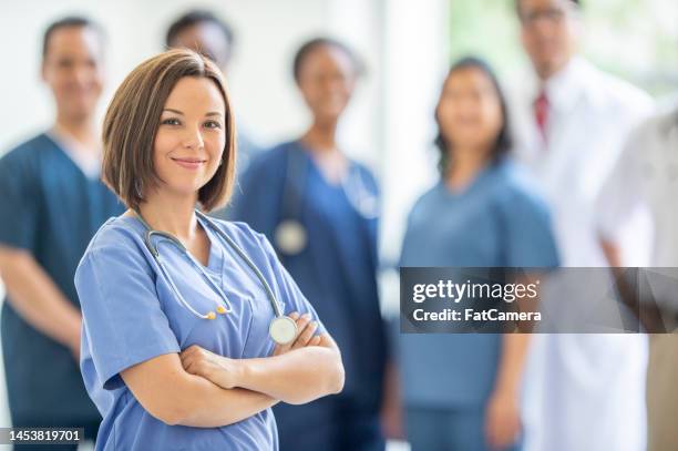 personale medico ritratto - infermiere foto e immagini stock