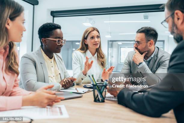 business meeting - leiderschap stockfoto's en -beelden