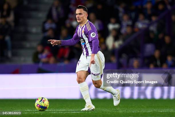 Roque Mesa of Real Valladolid CF runs with the ball during the LaLiga Santander match between Real Valladolid CF and Real Madrid CF at Estadio...