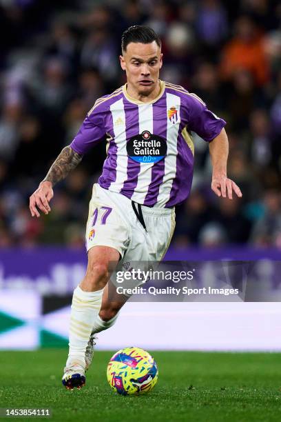 Roque Mesa of Real Valladolid CF runs with the ball during the LaLiga Santander match between Real Valladolid CF and Real Madrid CF at Estadio...