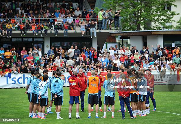Head coach Vicente del Bosque of Spain talks in a team round up during a training session on May 28, 2012 in Schruns, Austria.
