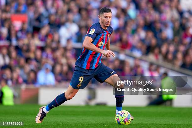 Robert Lewandowski of FC Barcelona with the ball during the LaLiga Santander match between FC Barcelona and RCD Espanyol at Spotify Camp Nou on...