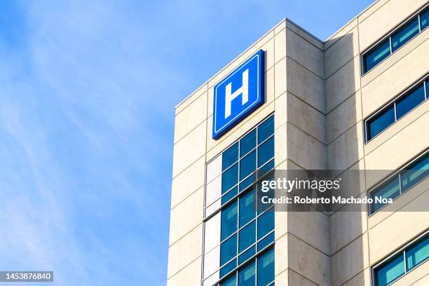 hospital sign - predio imagens e fotografias de stock