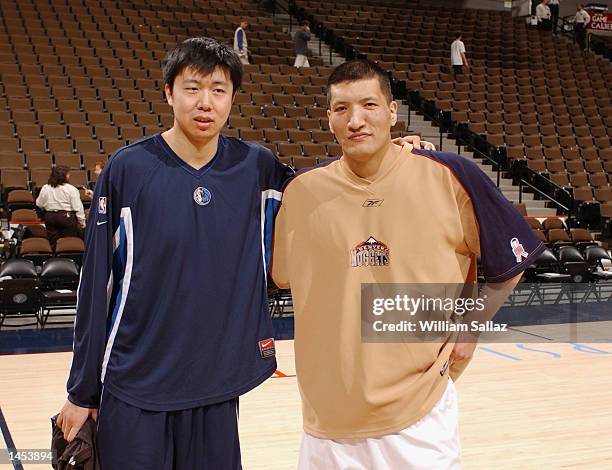 Mengke 328 Dallas Maverick Zhizhi Wang Photos & High Res Pictures - Getty Images