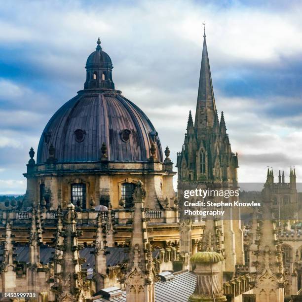 view from the top of the sheldonian theatre, oxford - radcliffe camera stock pictures, royalty-free photos & images