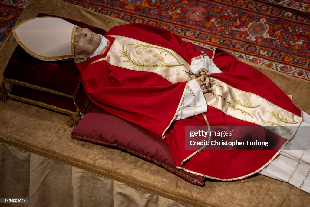 Pope State The body of Pope Emeritus Benedict XVI lies in state at St. Peter's ...
