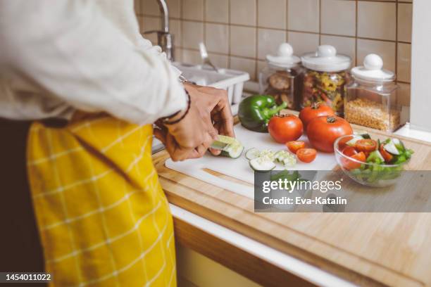 bon apetit! - pflanzliche ernährung stock-fotos und bilder