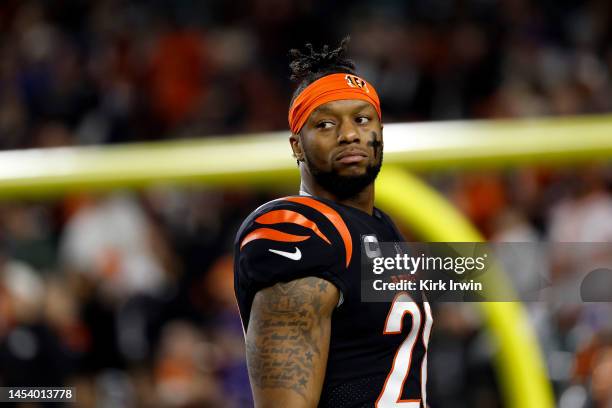 Joe Mixon of the Cincinnati Bengals warms up prior to the start of the game against the Buffalo Bills at Paycor Stadium on January 2, 2023 in...