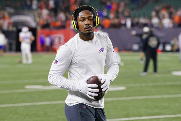 Stefon Diggs of the Buffalo Bills warms up before the game against the Cincinnati Bengals at Paycor Stadium on January 02, 2023 in Cincinnati, Ohio.