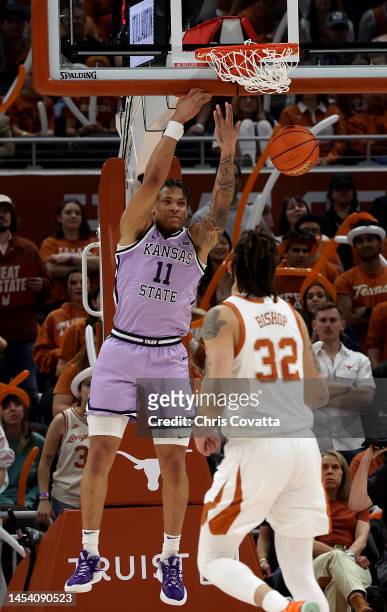 Keyontae Johnson of the Kansas State Wildcats slam dunks during the game between Kansas State Wildcats and the Texas Longhorns at Moody Center on...