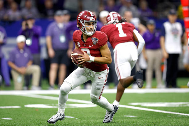 Bryce Young of the Alabama Crimson Tide looks to pass during the second quarter of the Allstate Sugar Bowl against the Kansas State Wildcats
