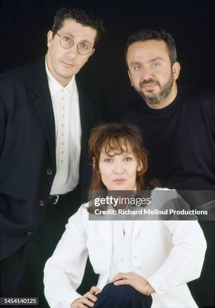 Les Nuls en photo studio - de gauche à droite : Alain Chabat, Chantal Lauby et Dominique Farrugia.