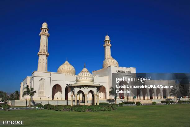 sultan qaboos mosque, friday mosque, salalah, oman - dhofar stock pictures, royalty-free photos & images