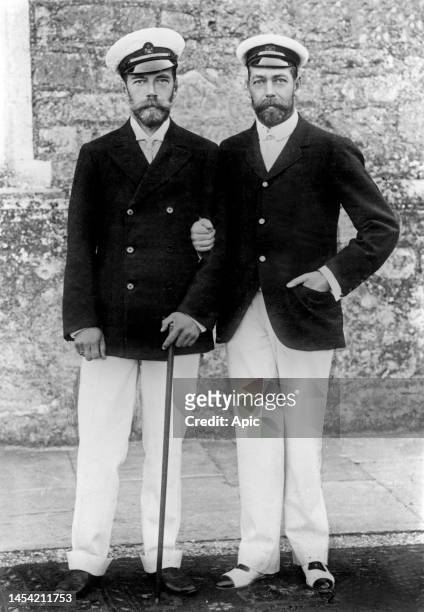 Czar of russia Nicolas II with future king George V of England august 1909 at Barton manor on Wight island.