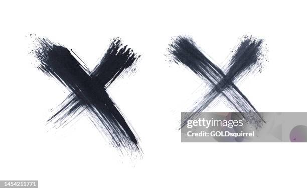 two x signs painted by hand by black paint on a white paper background - abstract crossed lines full of imperfections! original art illustration in vector with visible uneven messy imperfect spontanious brush strokes - xes 幅插畫檔、美工圖案、卡通及圖標