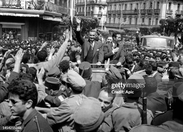 In Algiers, Gamal Abdel Nasser and Ahmed Ben Bella cheered by the crowd, may 4, 1963.