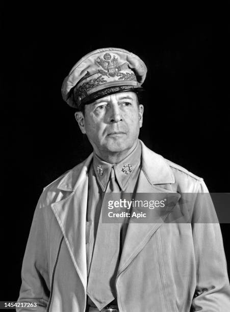 American general Douglas MacArthur circa 1945.