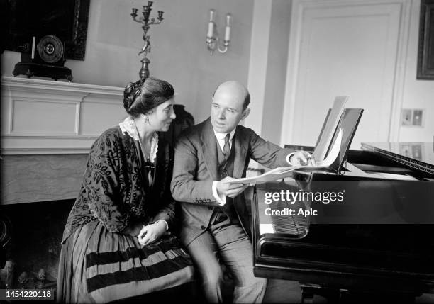 Pablo Casals spanish cellist, conductor and his wife Susan Metcalfe circa 1915.