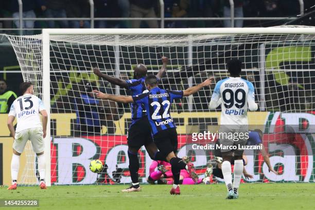 Edin Dzeko of FC Internazionale scores the team's first goal during the Serie A match between FC Internazionale and SSC Napoli at Stadio Giuseppe...