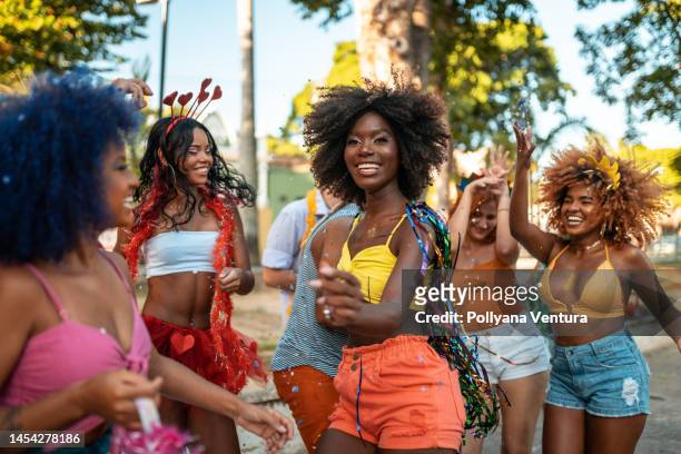 people having fun at brazilian carnaval - street party stock pictures, royalty-free photos & images
