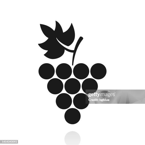 stockillustraties, clipart, cartoons en iconen met grape. icon with reflection on white background - druiven