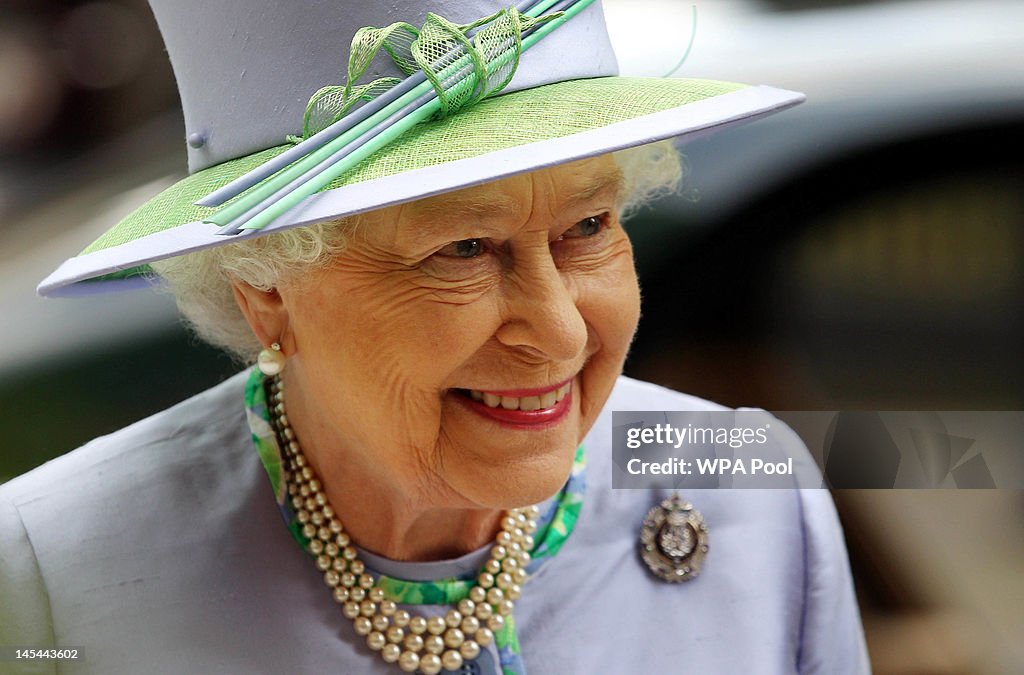 Queen Elizabeth II Attends A Dinner With The Argyll and Sutherland Highlanders