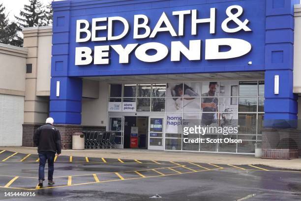 Customers shop at a Bed Bath & Beyond store on January 05, 2023 in Forest Park, Illinois. The retailer's stock plummeted more that 20 percent today...