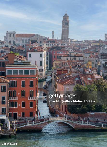 the venetian tower of pisa venice italy,venecia,ciudad metropolitana de venecia,italy - transporte marítimo stock pictures, royalty-free photos & images