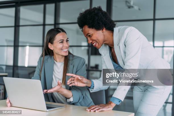 business partners in meeting. - business couple stockfoto's en -beelden