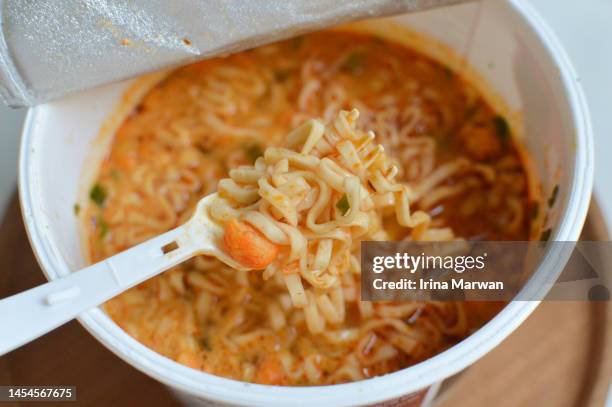 instant ramen cup noodle - instant noodles stock pictures, royalty-free photos & images