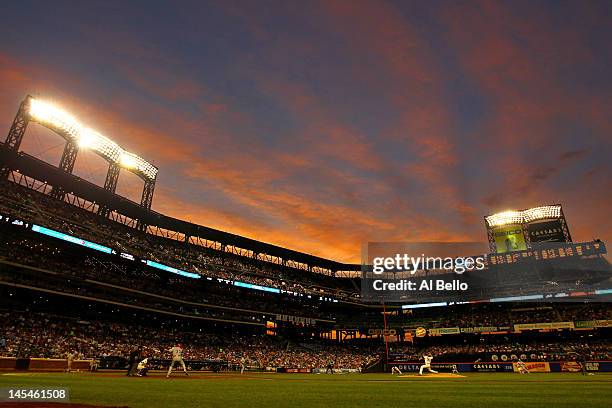 Dillon Gee of the New York Mets pitches against Cliff Lee of the Philadelphia Phillies during their game on May 30, 2012 at Citi Field in the...