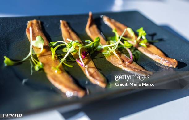 anchovies ready to taste - anchova imagens e fotografias de stock