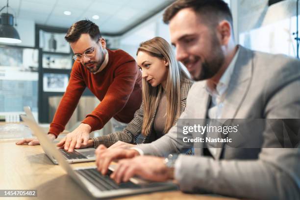 Go Working Working In Bank Photos and Premium High Res Pictures - Getty Images