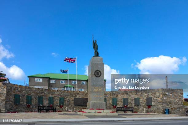 1982 liberation memorial, port stanley, falkland islands - east falkland island 個照片及圖片檔