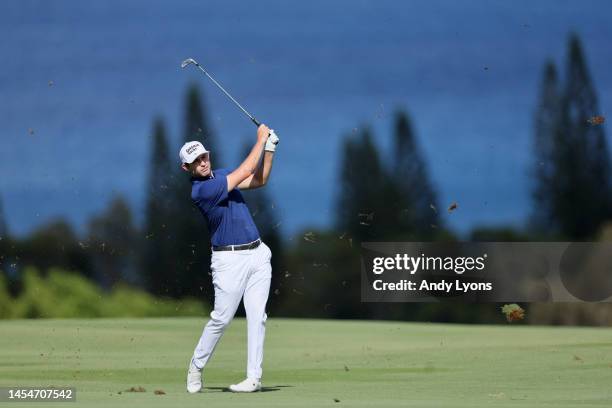 Patrick Cantlay of the United States plays an approach shot on the fourth hole during the second round of the Sentry Tournament of Champions at...