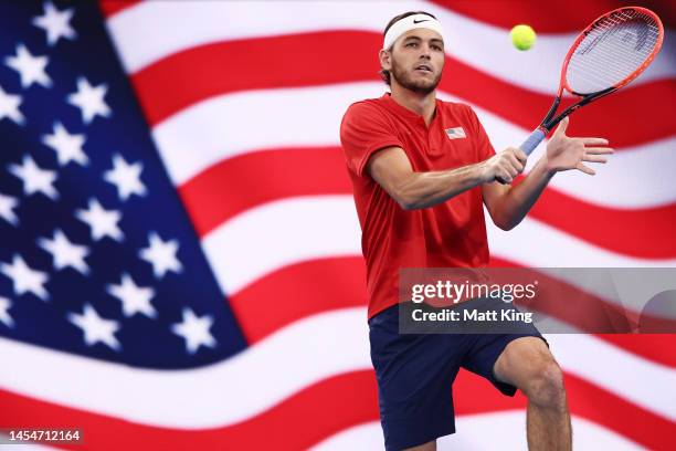 Taylor Fritz of the United States warms up for his semi final match against Hubert Hurkacz of Poland during day nine of the 2023 United Cup at Ken...