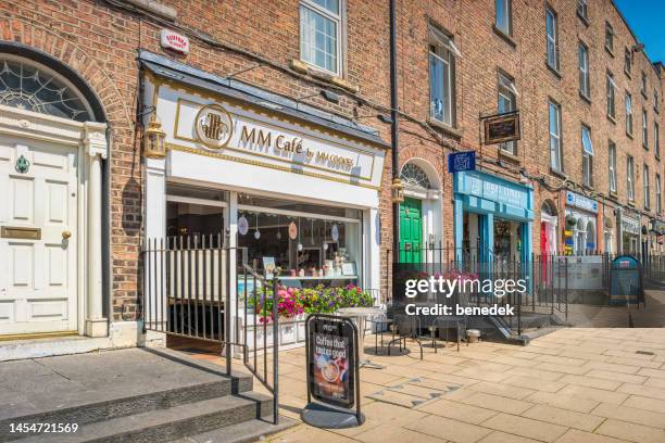 coffee shop downtown limerick irland geschäfte - verwaltungsbezirk county limerick stock-fotos und bilder