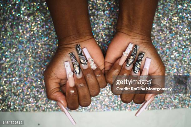 african american nail salon - acrylic nails stock pictures, royalty-free photos & images