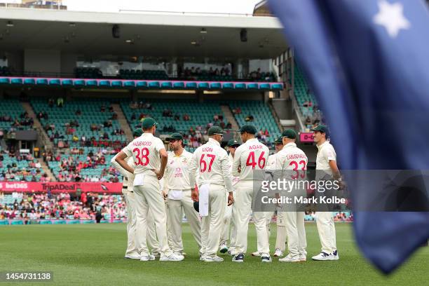 The Australia huddle during day four of the Third Test match in the series between Australia and South Africa at Sydney Cricket Ground on January 07,...