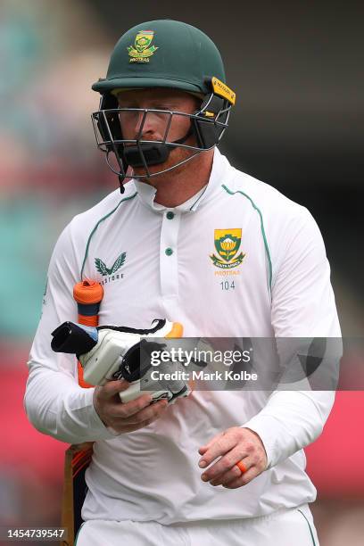 Heinrich Klaasen of South Africa leaves the field after being dismissed by Pat Cummins of Australia during day four of the Third Test match in the...