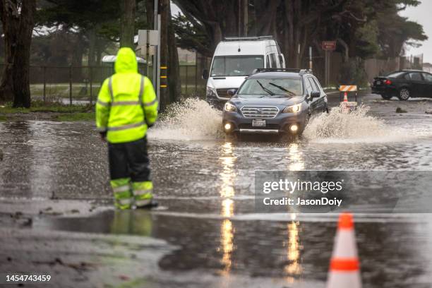 storm damage northern california - california flooding stockfoto's en -beelden