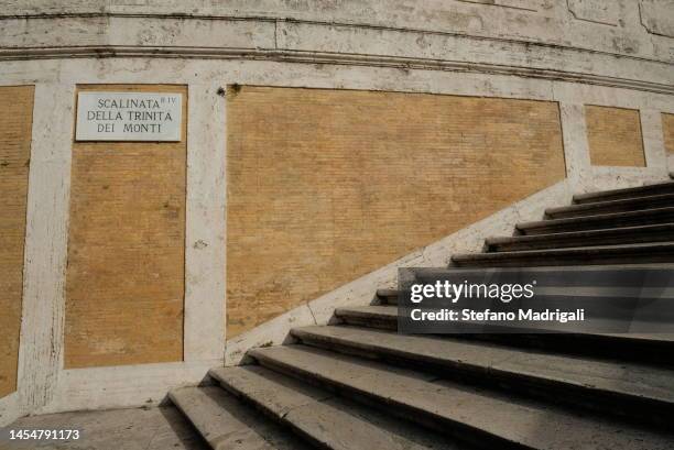 staircase of the monti trinity, nera piazza di spagna in rome - surfacing stock pictures, royalty-free photos & images