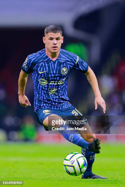 Richard Sanchez of America controls the ball during the 1st round match between America and Queretaro as part of the Torneo Clausura 2023 Liga MX at...