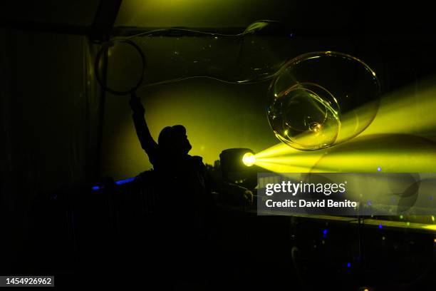 An actor performs in the Hontana show, the awakening of Christmas inside 'Manantial de los sueños' on January 07, 2023 in Madrid, Spain. The Alfonso...