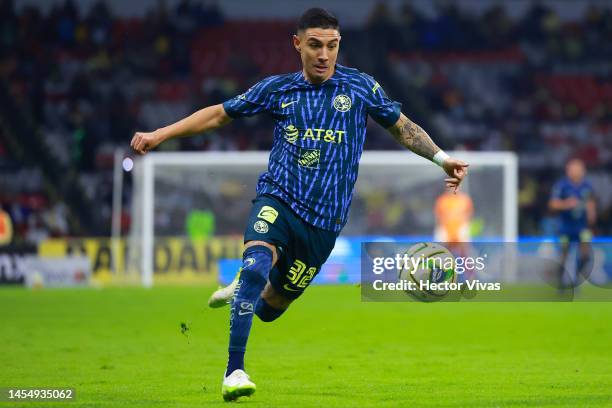 Leonardo Suarez of America runs with the ball during the 1st round match between America and Queretaro as part of the Torneo Clausura 2023 Liga MX at...