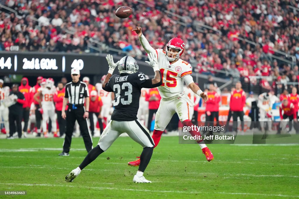 Kansas City Chiefs v Las Vegas Raiders