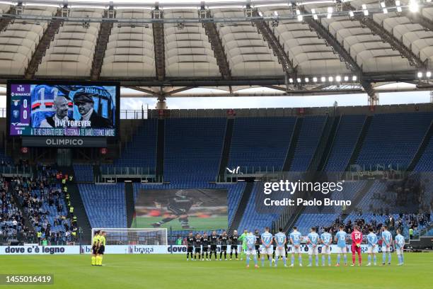 Players, officials and fans hold a minutes silence in memory of Gianluca Vialli and Sinisa Mihajlovic prior to the Serie A match between SS Lazio and...