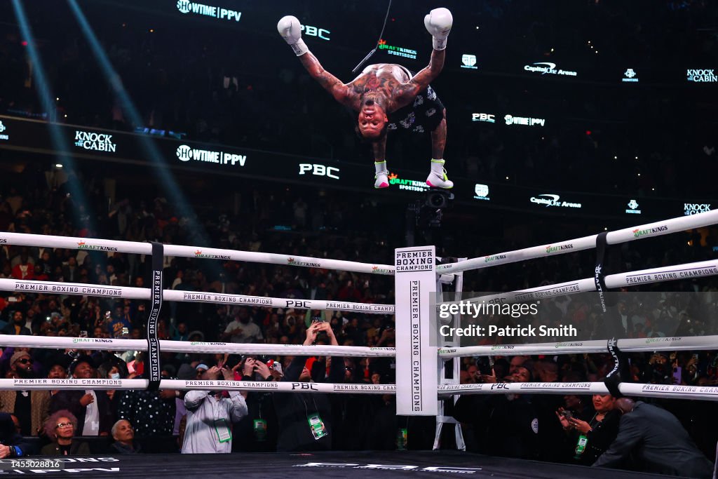 Backflip Boxer Gervonta Davis does a backflip off the top rope as he celebrates ...