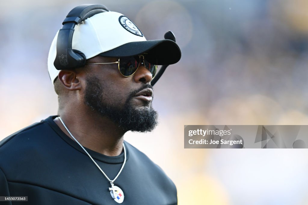 Cleveland Browns v Pittsburgh Steelers