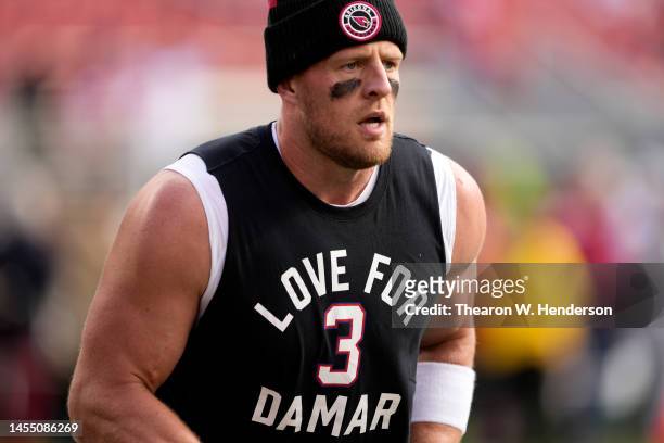 Watt of the Arizona Cardinals wears a t-shirt honoring Damar Hamlin of the Buffalo Bills as he warms-up prior to the game against the San Francisco...